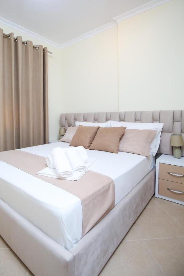 Tafa Deluxe Apartment Vlore Ngoại thất bức ảnh