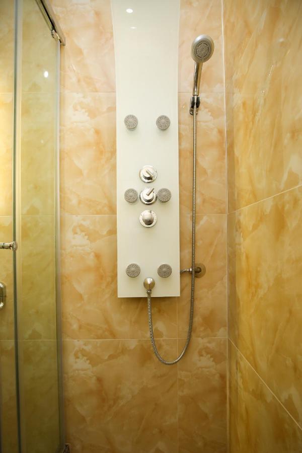 Tafa Deluxe Apartment Vlore Ngoại thất bức ảnh