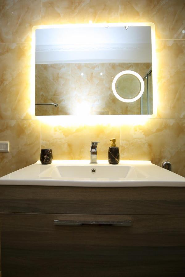 Tafa Deluxe Apartment Vlore Ngoại thất bức ảnh