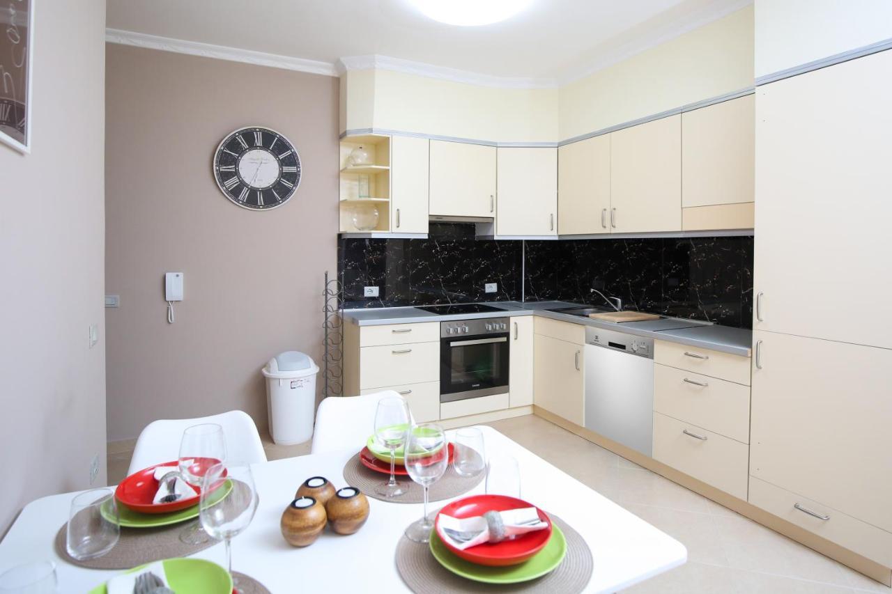 Tafa Deluxe Apartment Vlore Ngoại thất bức ảnh